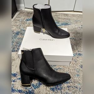 Calvin Klein Fioranna Cow Kansas Smooth Heeled Ankle Boots